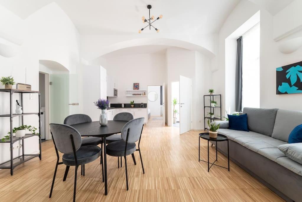 Apartamento Spacious 2br Near Attractions By Hm *